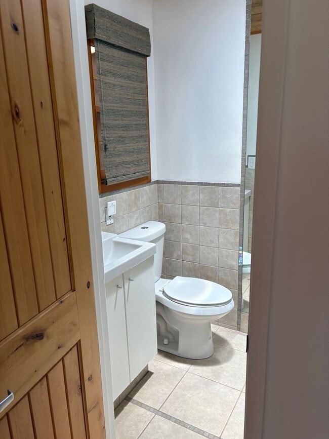 Building Photo - Unfurnished, 1-Year Long-Term Rental