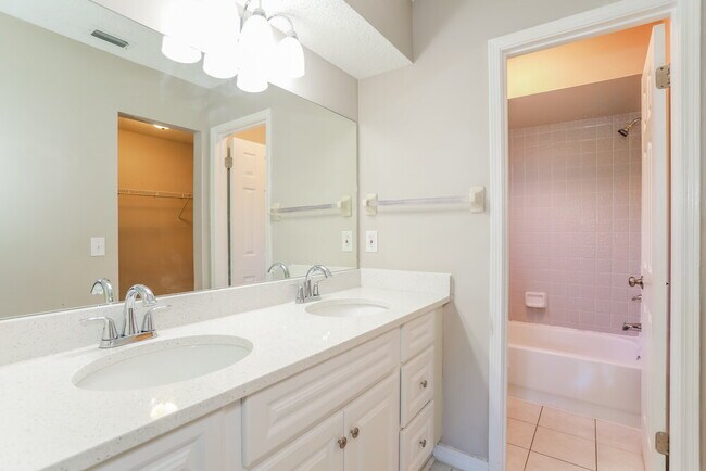 Building Photo - 3667 Lumberjack Cir N