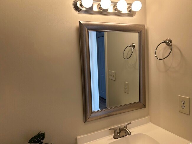 Building Photo - 800 Deer Creek Rd