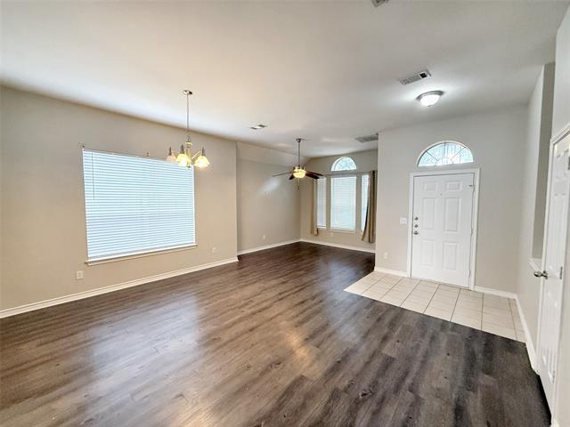 Building Photo - 3104 Hoffman Dr
