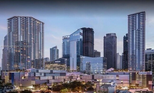 Building Photo - 1408 Brickell Bay Dr