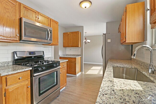 Building Photo - 407 Ballard Dr