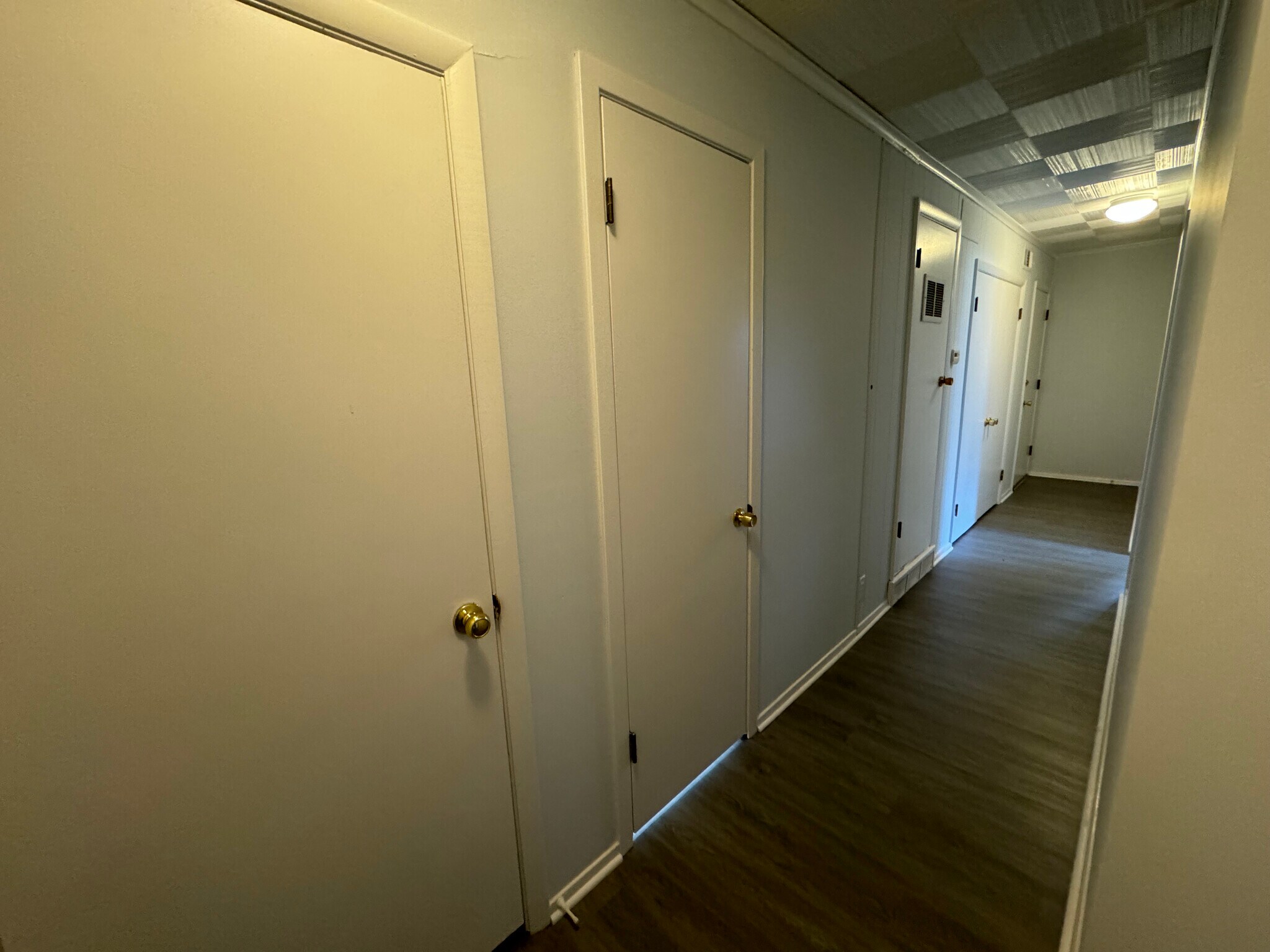 lots of closet space - 410 N 4th St