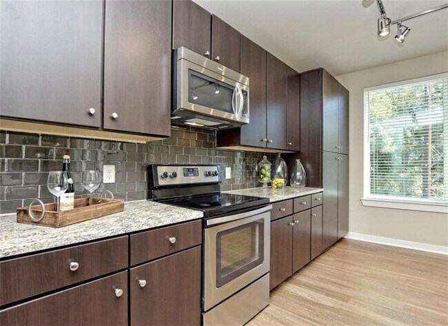 Building Photo - 1900 Barton Springs Rd