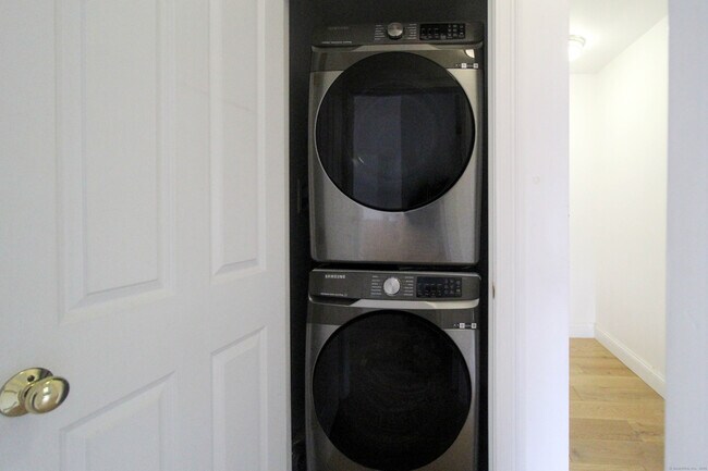 Building Photo - 41 Wolcott St