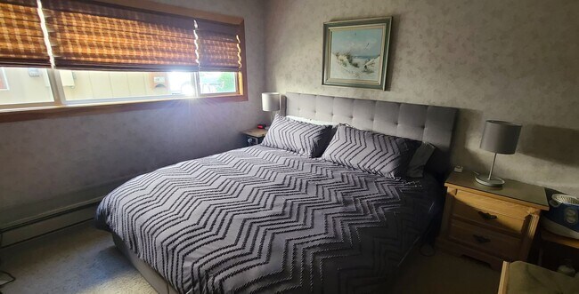 Building Photo - Lakefront Two Bedroom Two Bath Condo in Di...