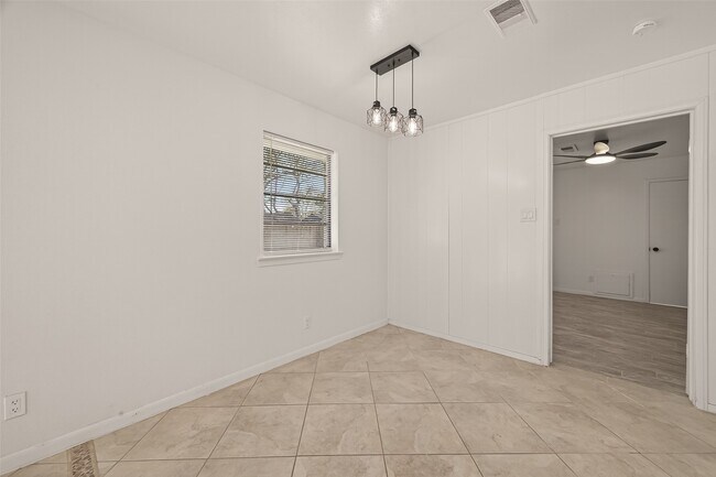 Building Photo - 5523 Kuldell Dr