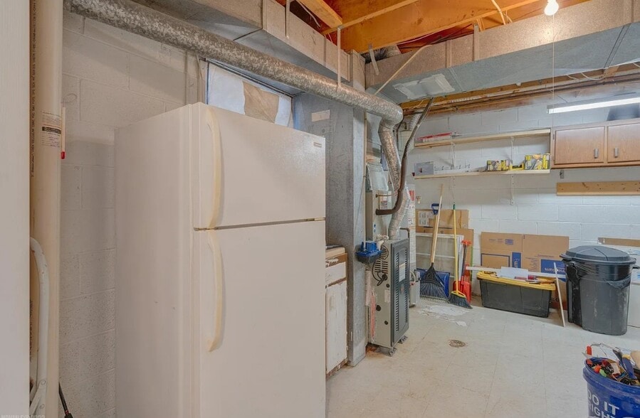 Utility room / laundry - 812 Cambridge Rd