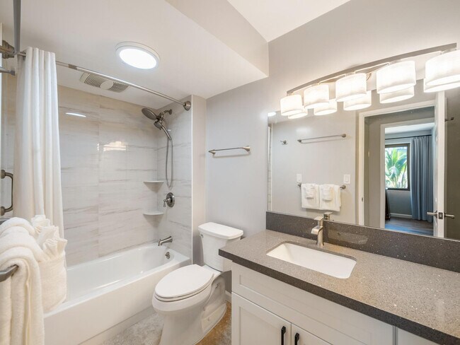 Building Photo - 2140 Kuhio Avenue-SI ID1327716P