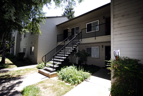 Building Photo - 1 bedroom 1 bath unit.