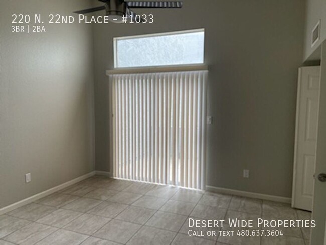 Building Photo - 220 N 22nd Pl