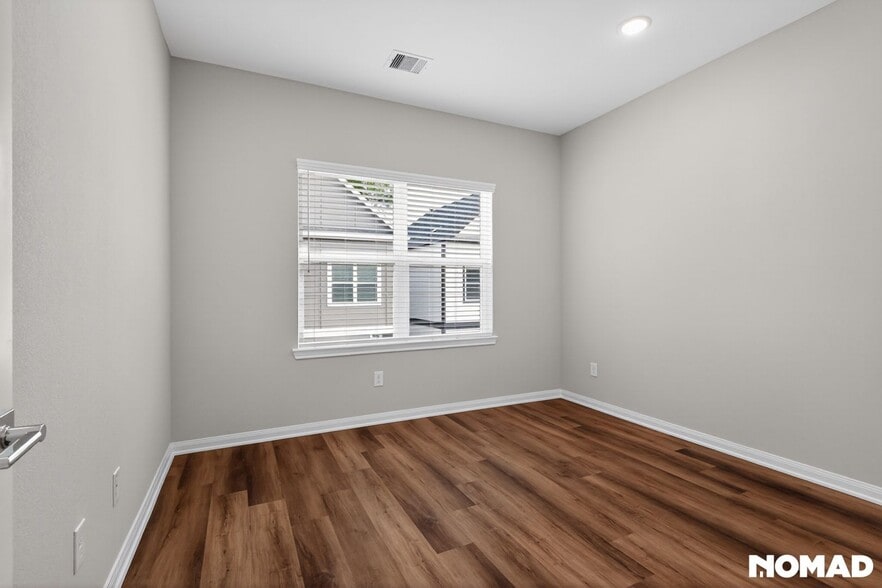 Building Photo - 208 Clark Rd