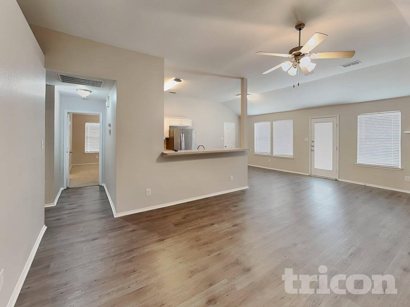 Building Photo - 1584 Sandhurst Dr