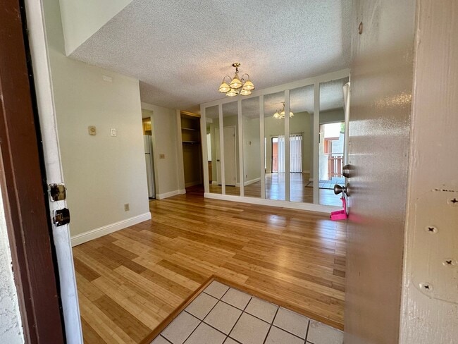 Building Photo - Spacious 2 Bed 2 Bathroom!!