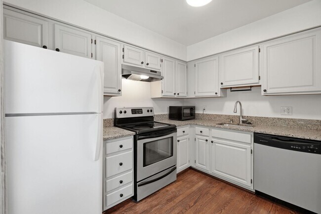 Building Photo - 541 Colecroft Ct