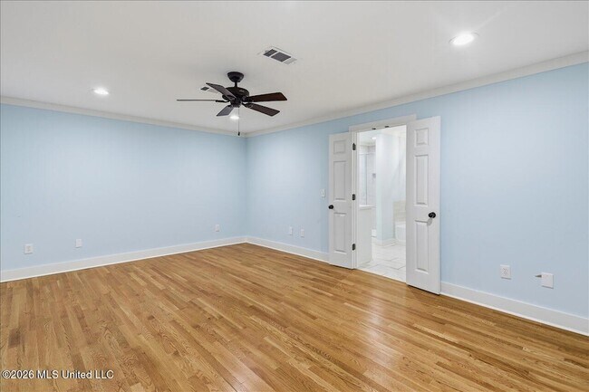 Building Photo - 117 McCree Dr