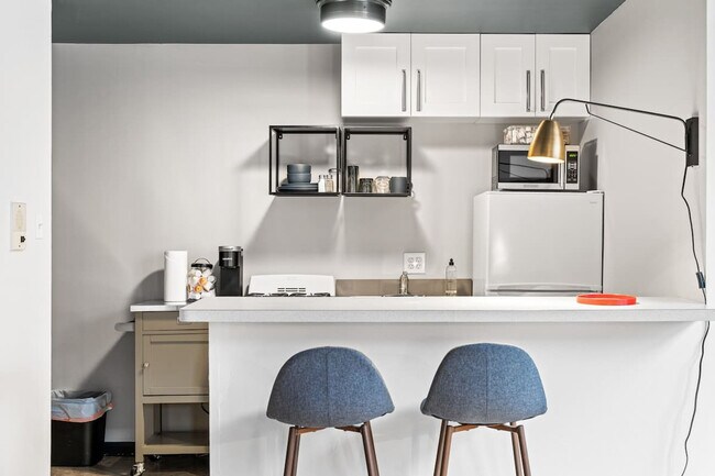 Building Photo - 3536 N Racine Ave