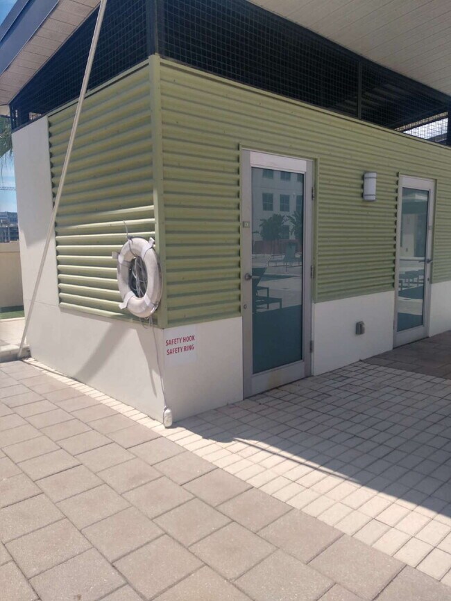 Building Photo - 1 Bedroom Condo in the Heart of Tampa