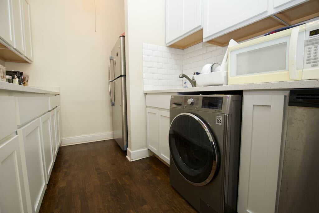 Building Photo - 945 Judson Ave