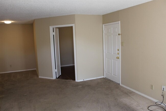 Building Photo - Move-in by 9.30 and get 1-month FREE, with...