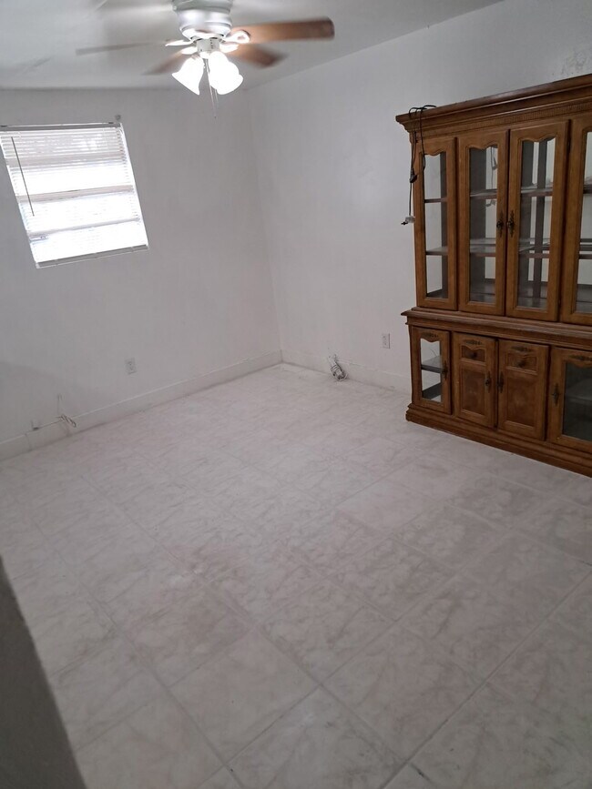 Building Photo - 2315 N Whittier St