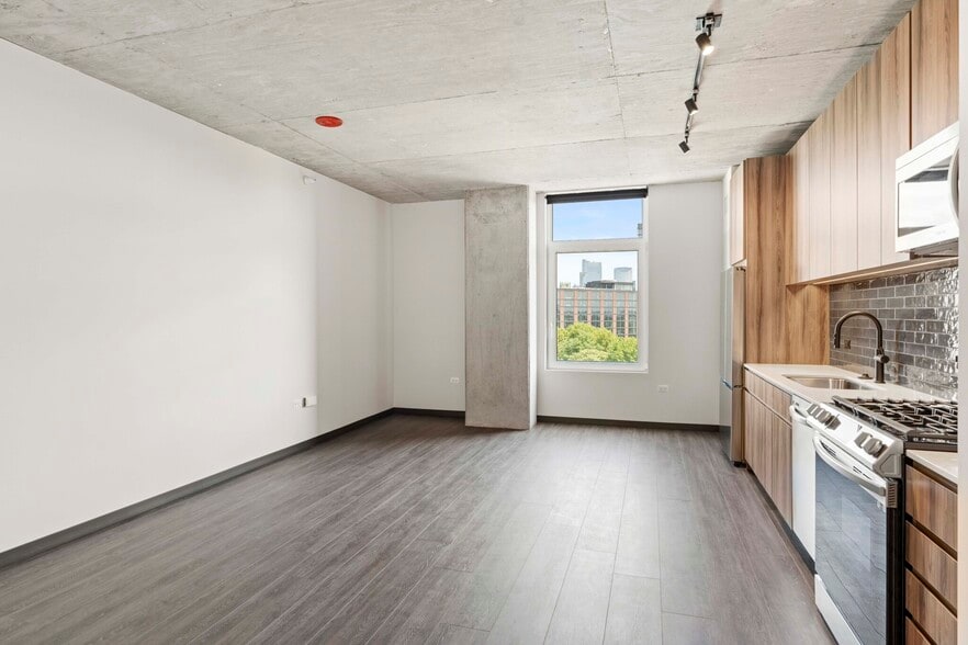 Building Photo - 149 N Ashland Ave