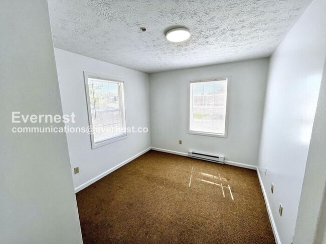 Building Photo - 2 Bob Cat Ct