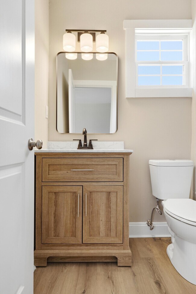 Building Photo - 2406 Kirby Ave