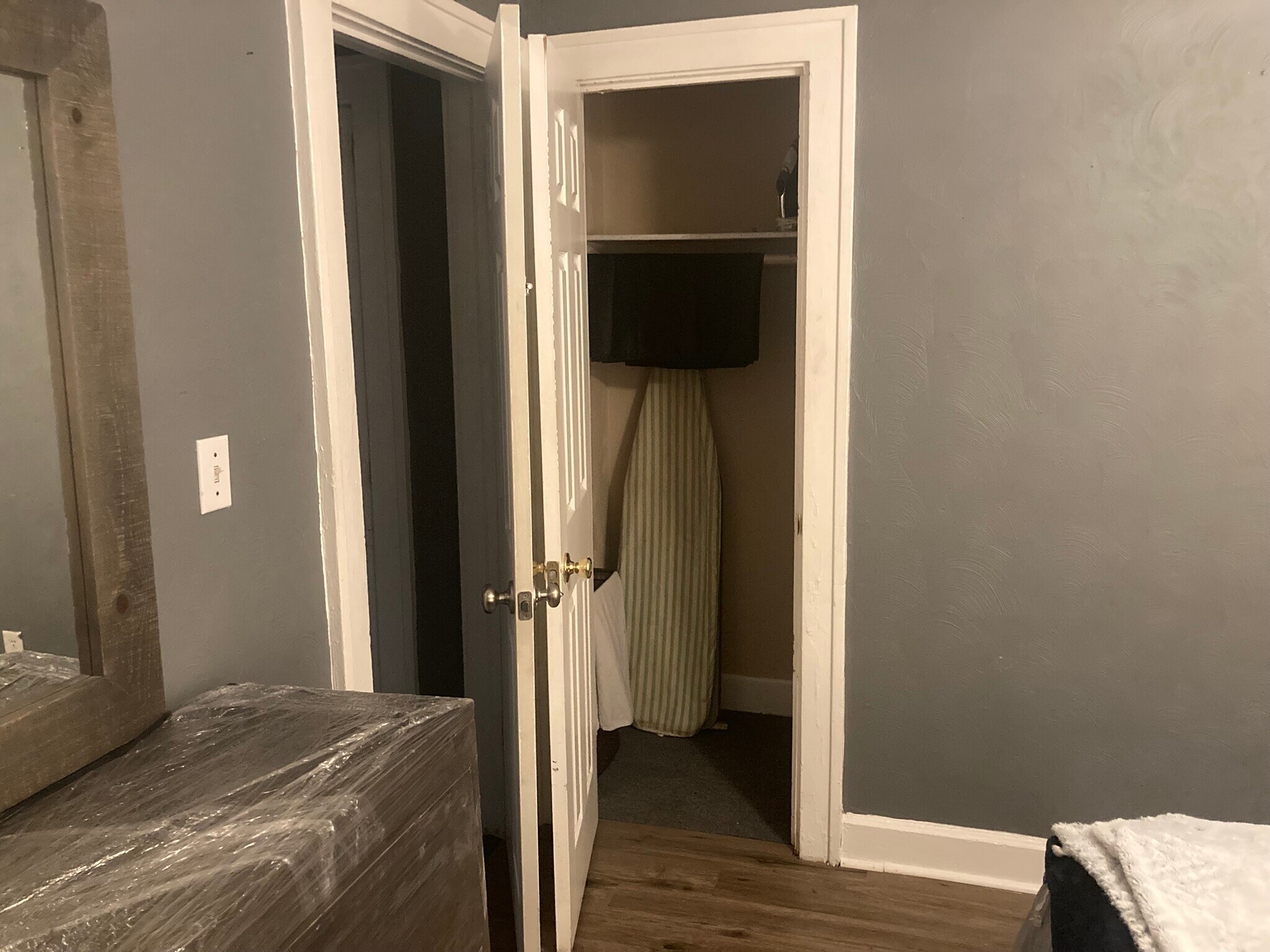 Building Photo - 5004 Euclid Ave