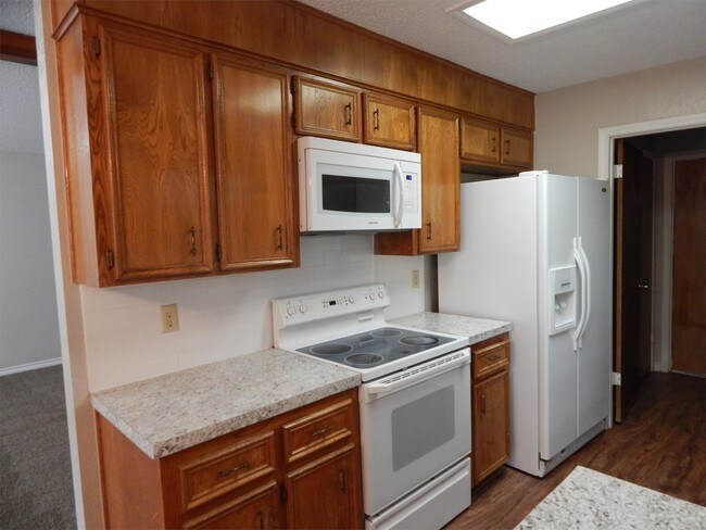 Building Photo - 4503 River Oaks Dr