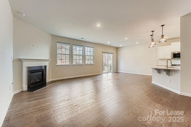 Building Photo - 398 Kennerly Center Dr