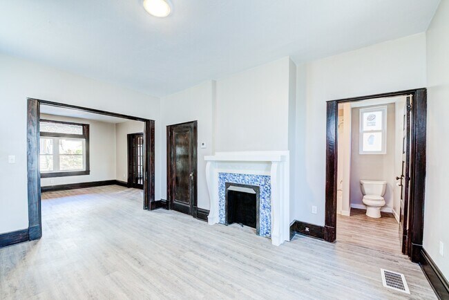 Building Photo - 426 Edgemont St