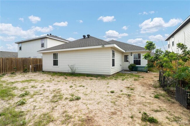 Building Photo - 13 Antelope Cyn St