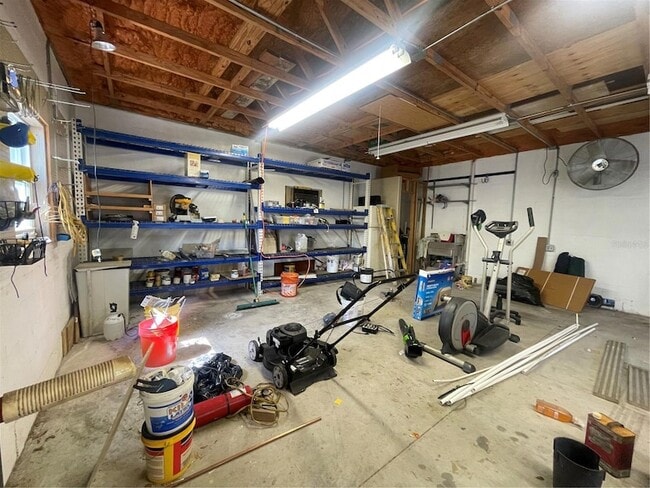 Building Photo - 3030 W Helen Ave