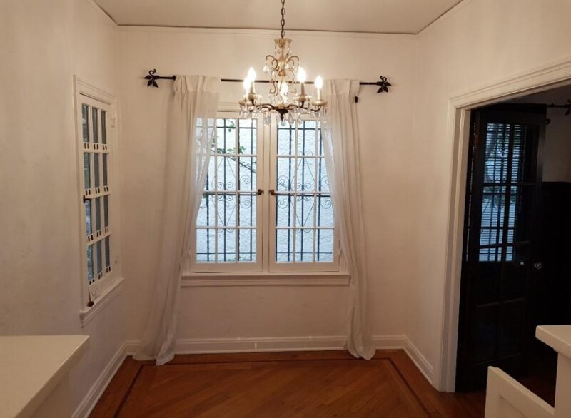 Building Photo - 333 N Sycamore Ave