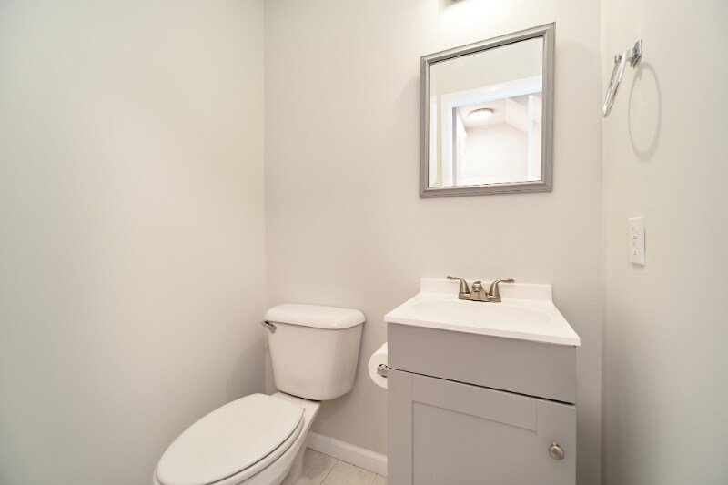 Building Photo - 3221 Regents Park Ln