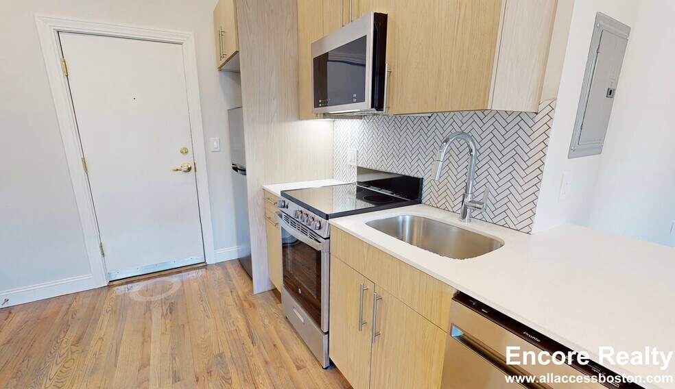 Building Photo - 106 Queensberry St