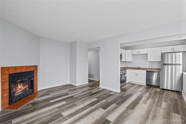 Building Photo - 3445 Cochran Dr