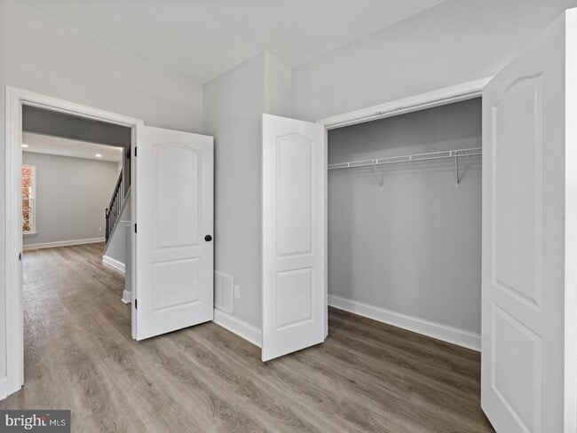 Building Photo - 13133 Park Crescent Cir