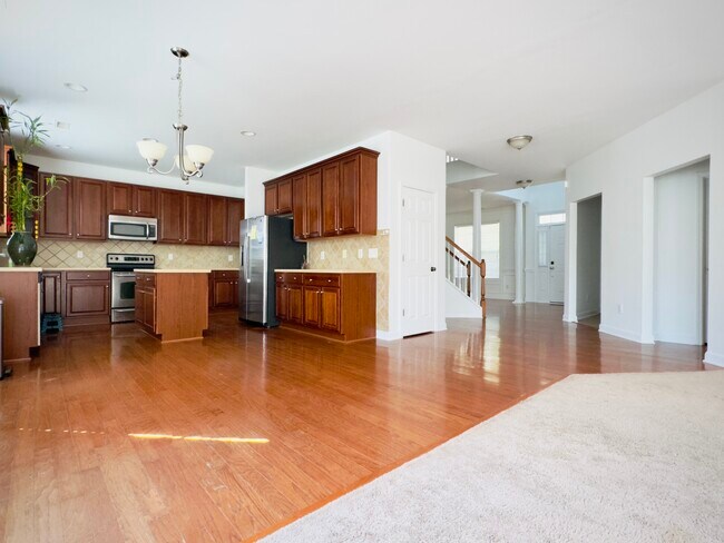 Building Photo - 6300 Falcon Knoll Cir