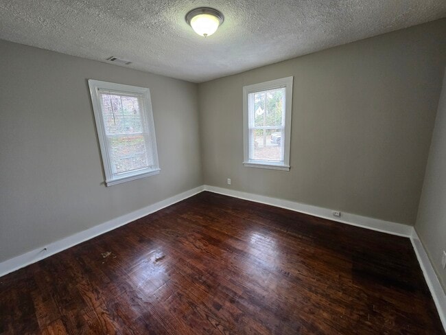 Building Photo - 2018 Lanier Dr