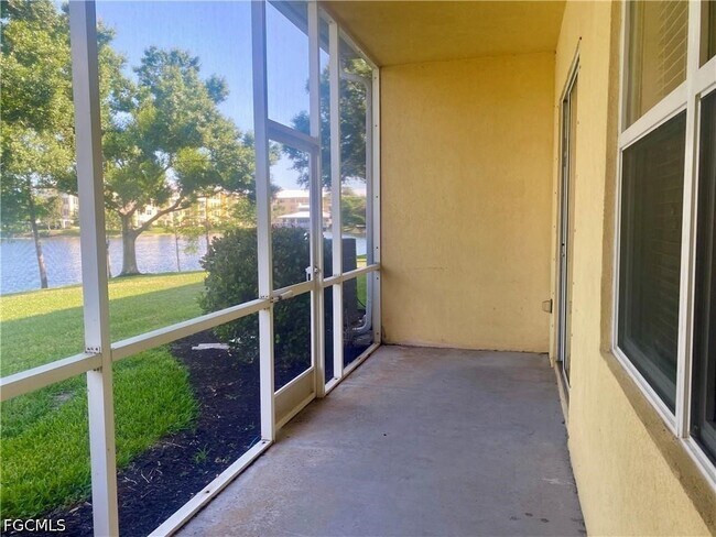 Building Photo - 16198 Via Solera Cir