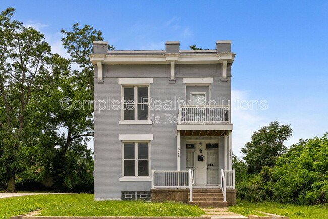 Building Photo - 5866 Etzel Ave