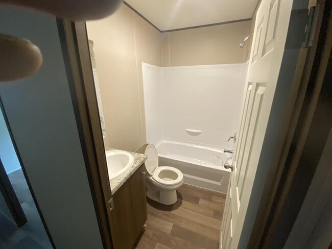 Building Photo - Beautiful 3 Bed / 2 Bath Home – Move-In Ready – Affordable & Modern Living