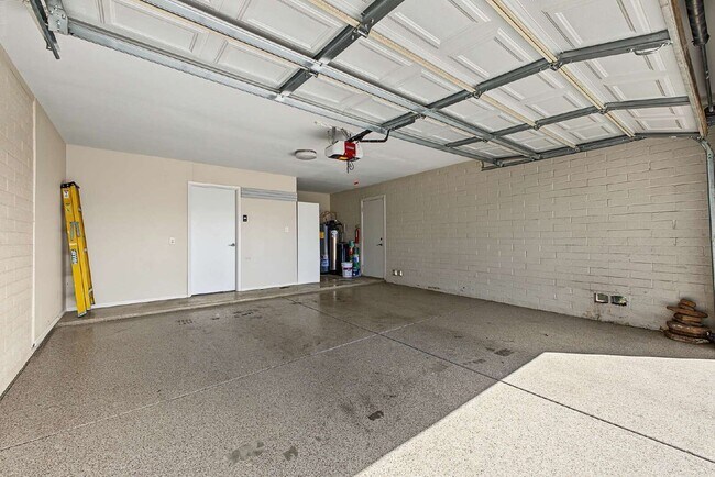 Building Photo - 13015 N 49th Pl