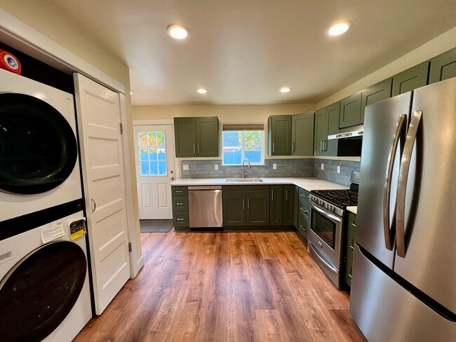 Building Photo - PENDING APPLICATION; Water Included! Fully Remodeled 1 BD + Loft