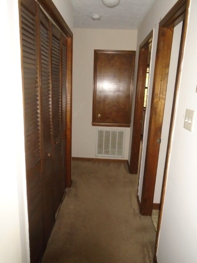 Building Photo - Timberlake  Apartments