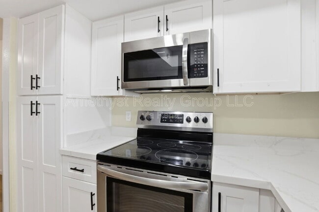 Building Photo - 6201 W Acoma Dr