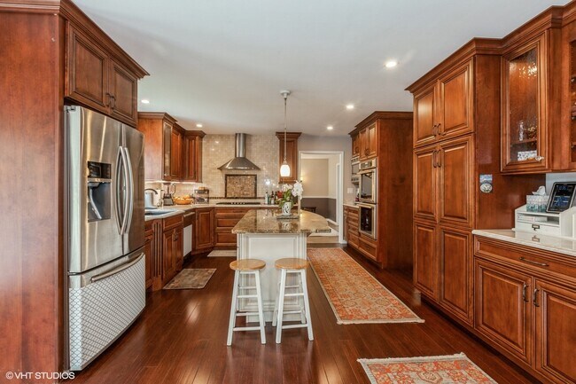 Building Photo - 446 Quail Dr