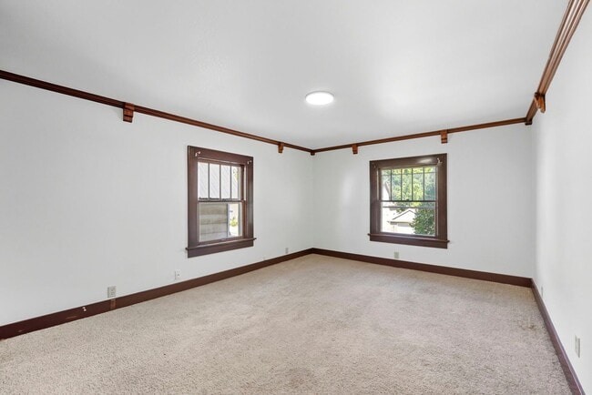 Building Photo - NEW LISTING! Spacious 3-Bedroom Home with ...